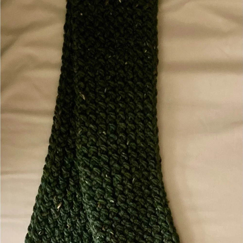 HANDMADE elegant green knit scarf for adults